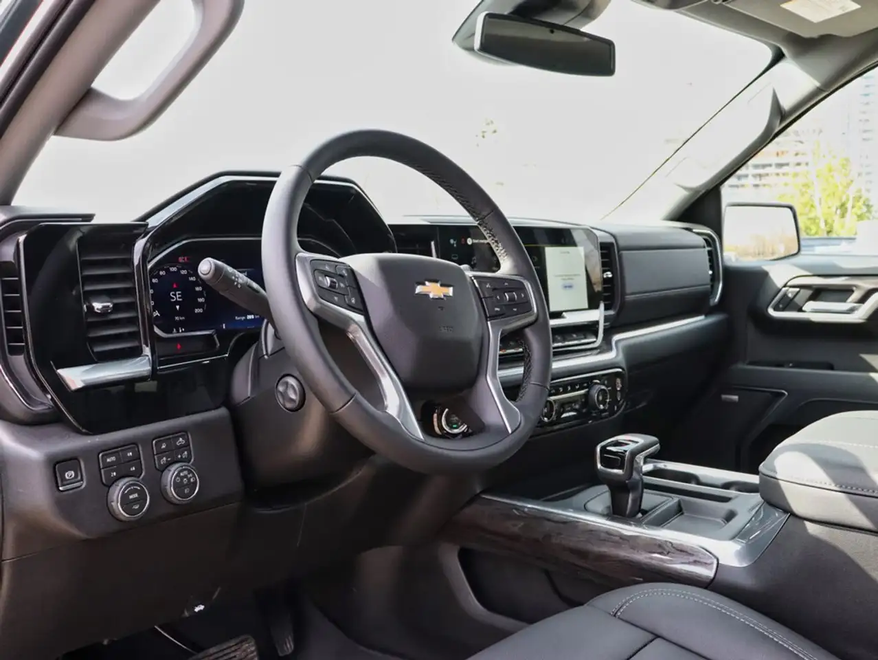 Chevrolet Silverado 1500 снимка Chevrolet Silverado 1500