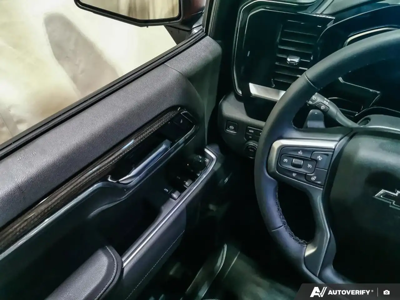 Chevrolet Silverado 1500 photo Chevrolet Silverado 1500