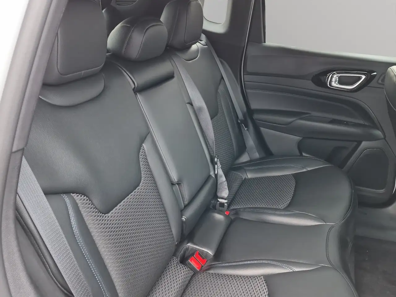 Jeep Compass снимка Jeep Compass