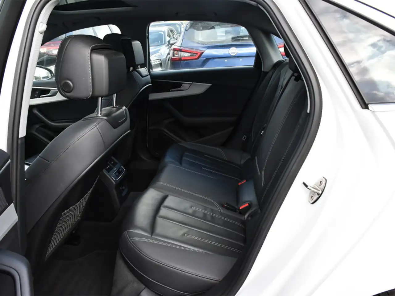 Audi A4 снимка Audi A4