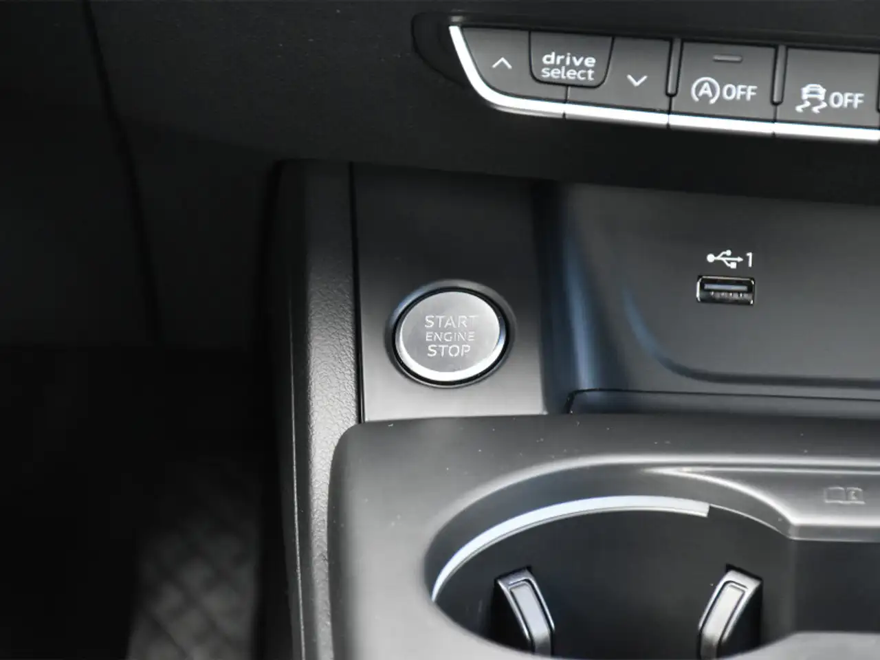 Audi A4 снимка Audi A4