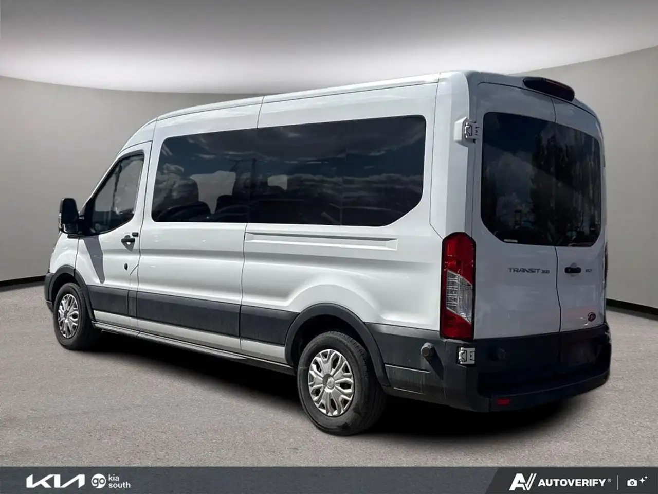 Ford Transit Passenger Wagon снимка Ford Transit Passenger Wagon
