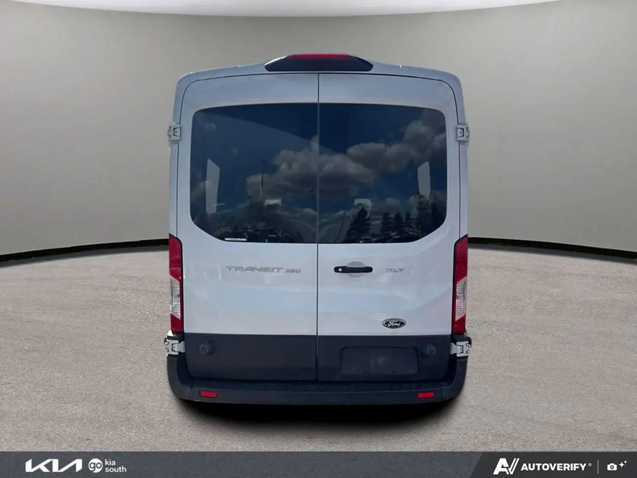 Ford Transit Passenger Wagon снимка Ford Transit Passenger Wagon