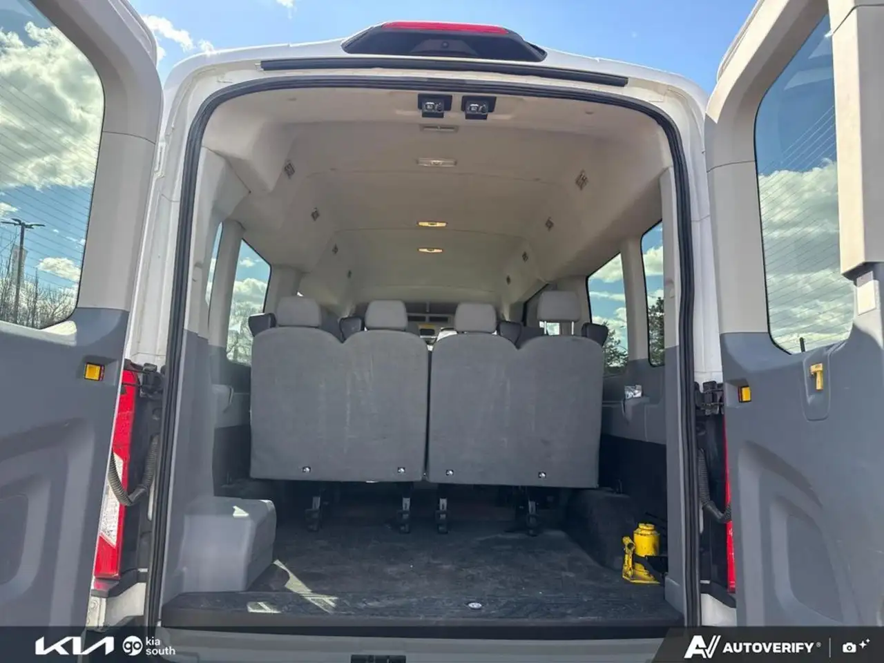Ford Transit Passenger Wagon снимка Ford Transit Passenger Wagon