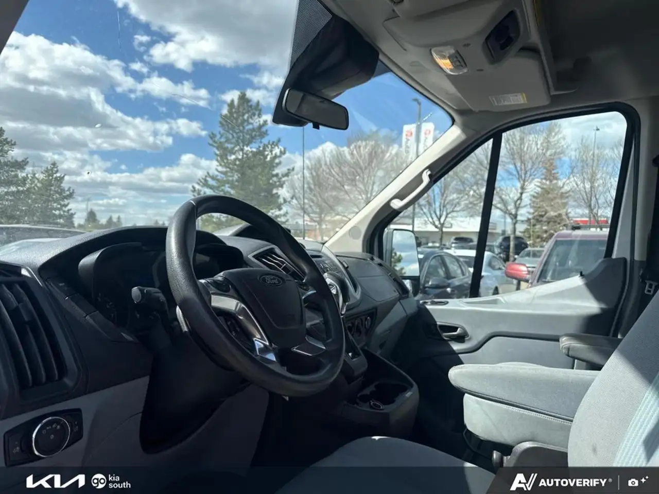 Ford Transit Passenger Wagon снимка Ford Transit Passenger Wagon