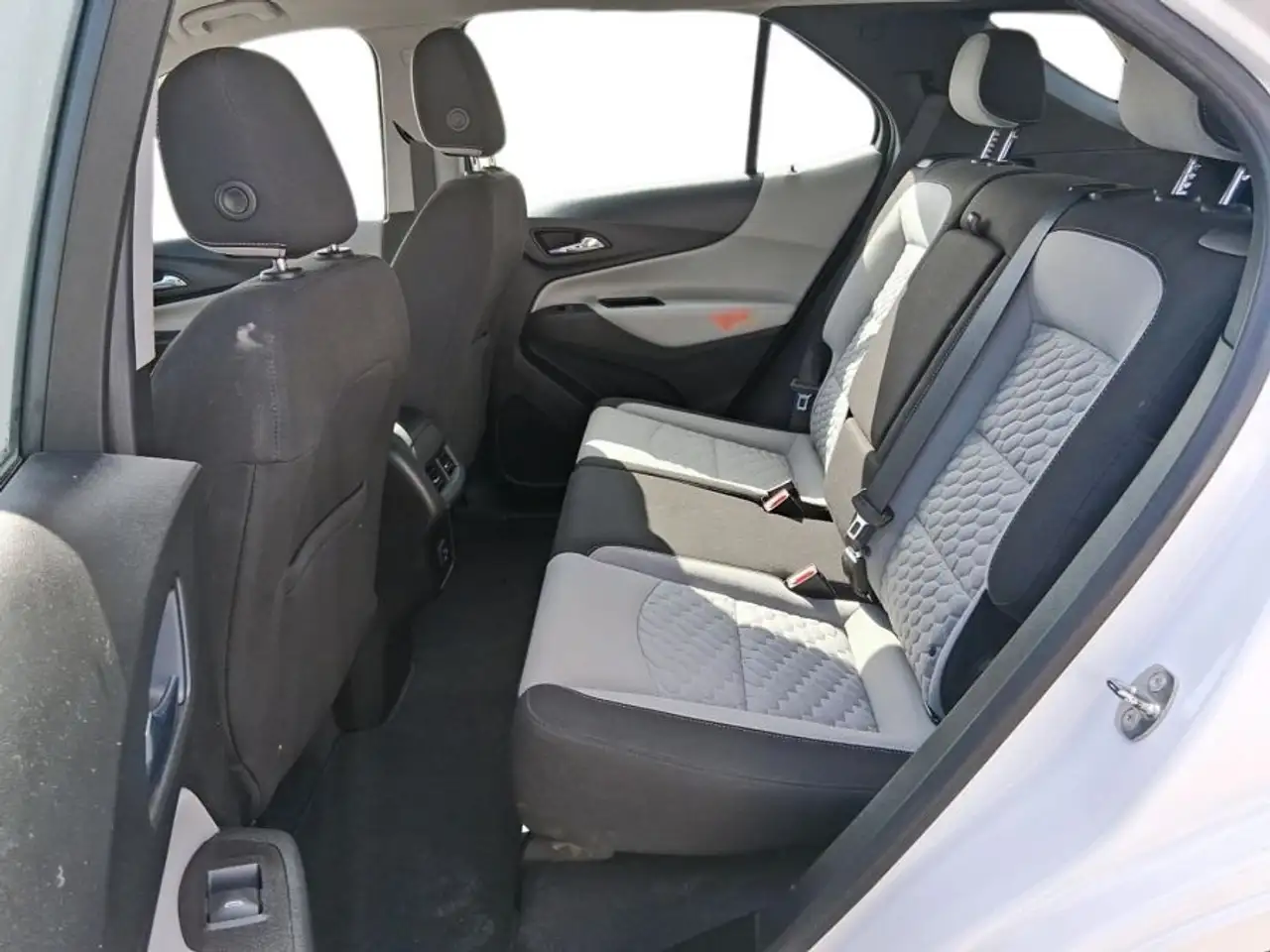 Chevrolet Equinox снимка Chevrolet Equinox