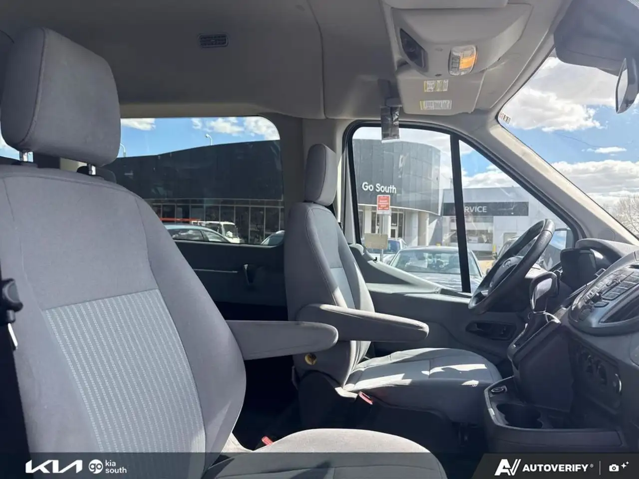 Ford Transit Passenger Wagon снимка Ford Transit Passenger Wagon