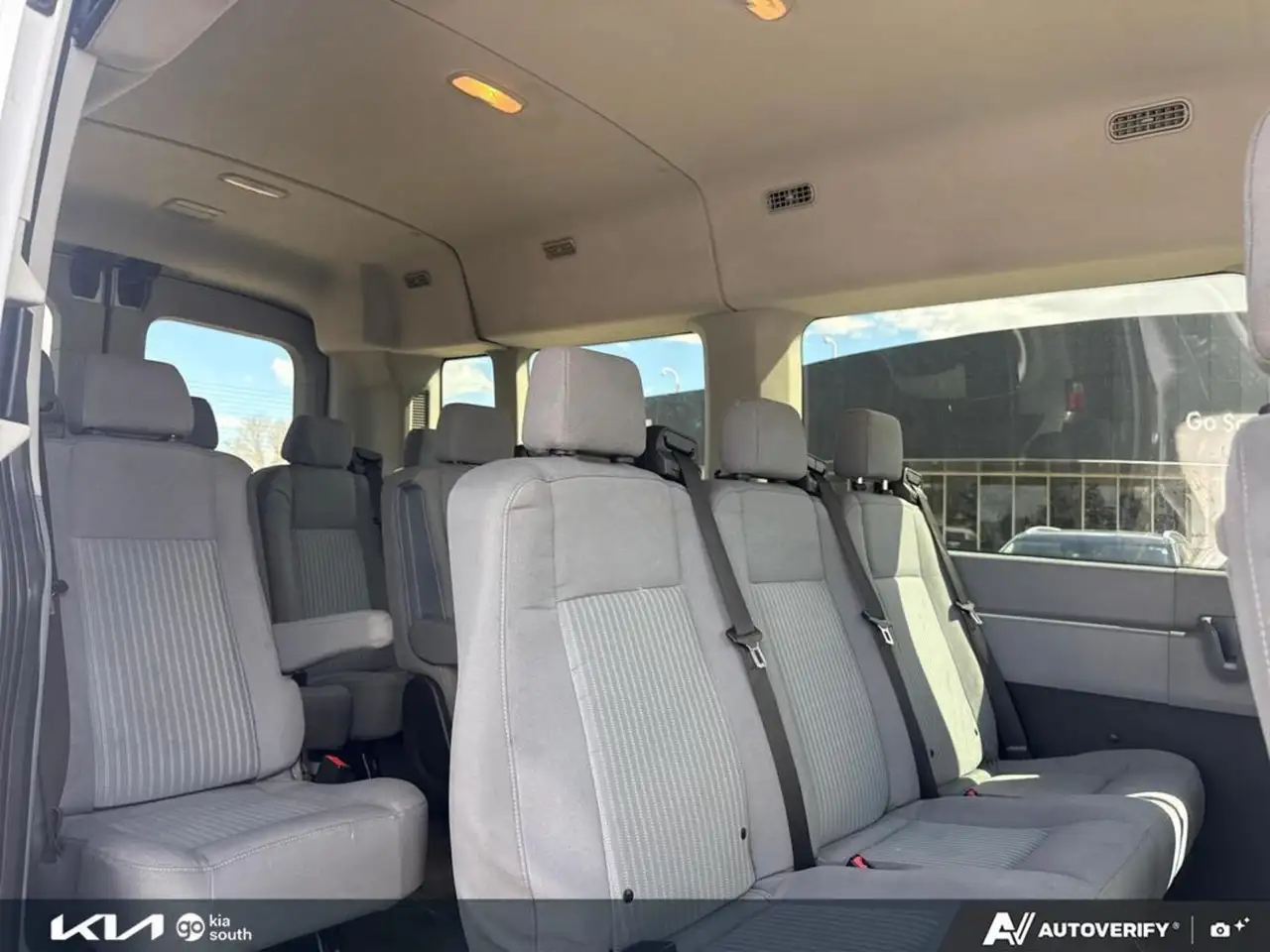 Ford Transit Passenger Wagon снимка Ford Transit Passenger Wagon