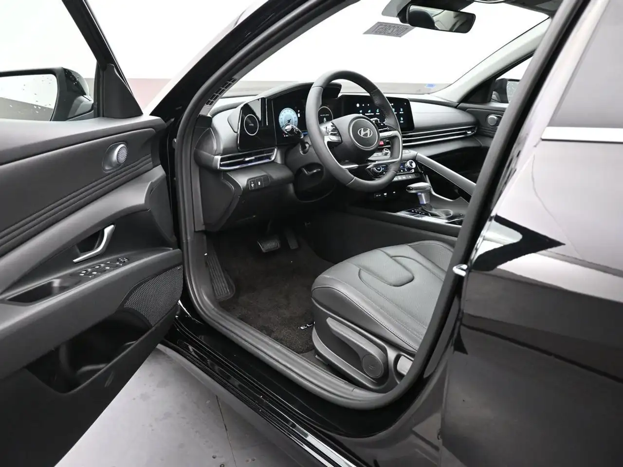 Hyundai ELANTRA снимка Hyundai ELANTRA