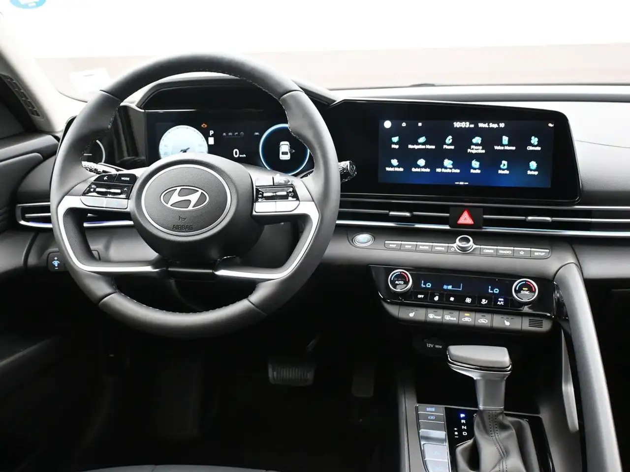 Hyundai ELANTRA снимка Hyundai ELANTRA