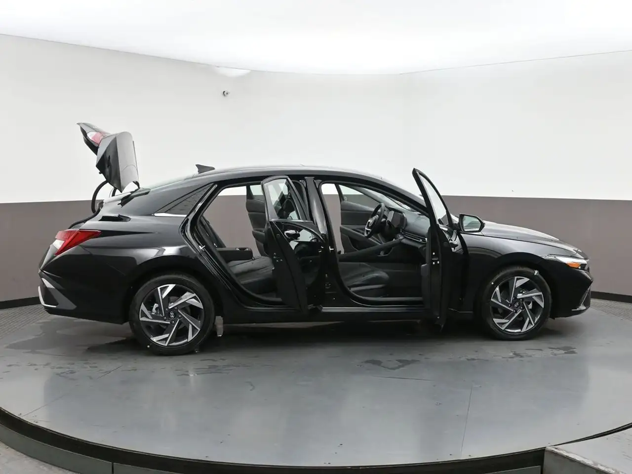 Hyundai ELANTRA снимка Hyundai ELANTRA