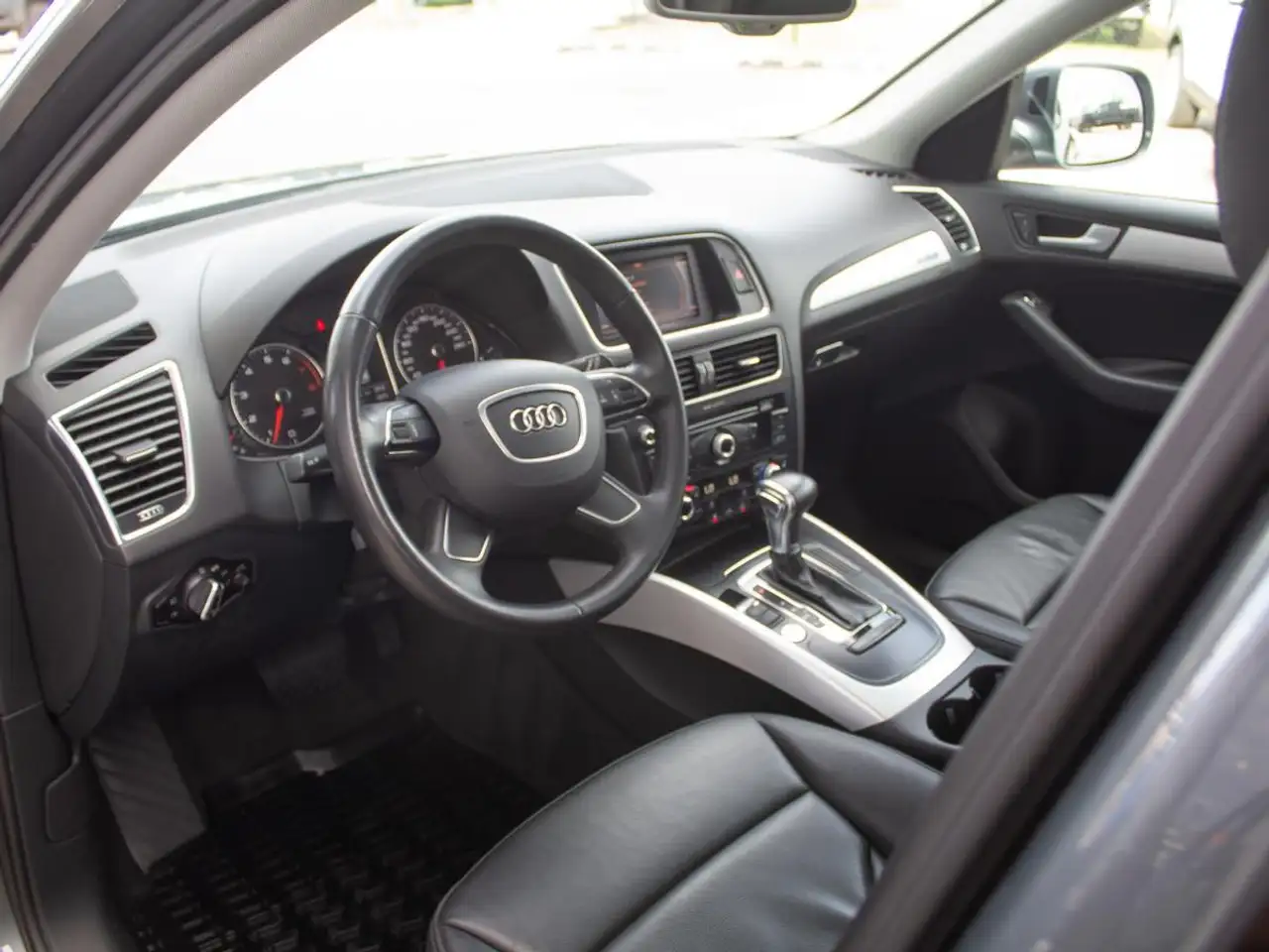 Audi Q5 снимка Audi Q5