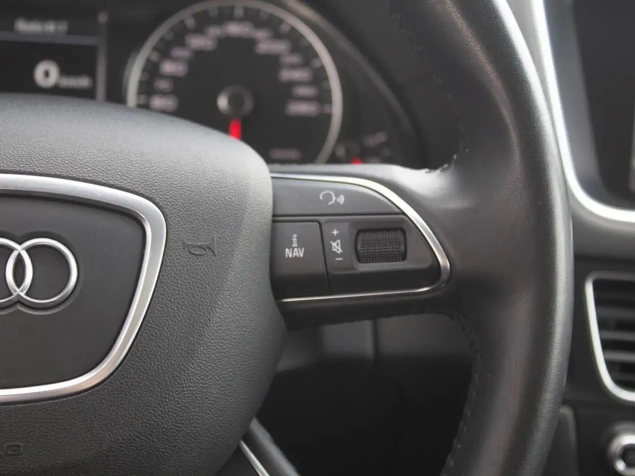 Audi Q5 снимка Audi Q5