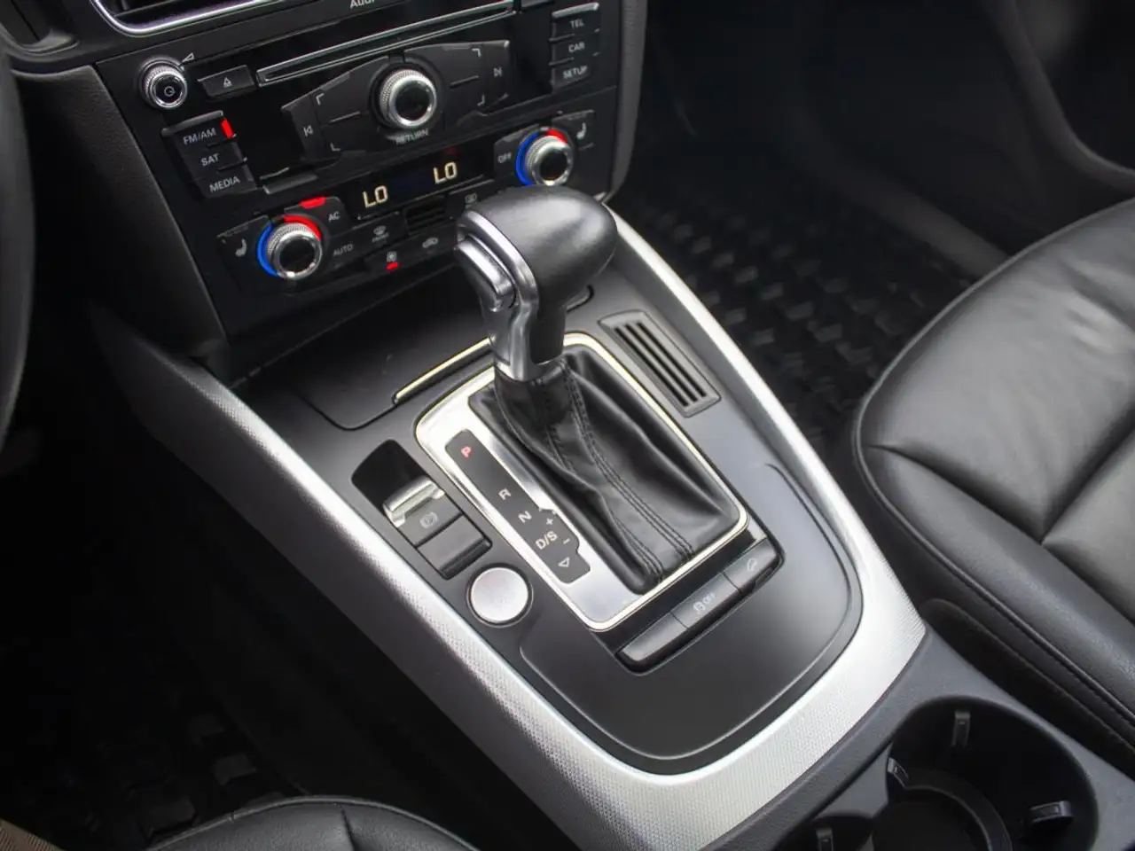 Audi Q5 снимка Audi Q5