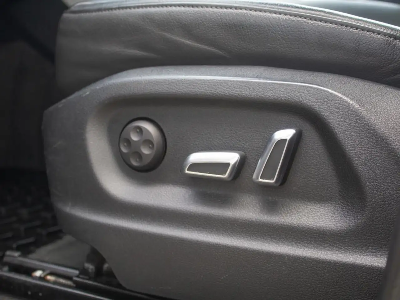 Audi Q5 снимка Audi Q5