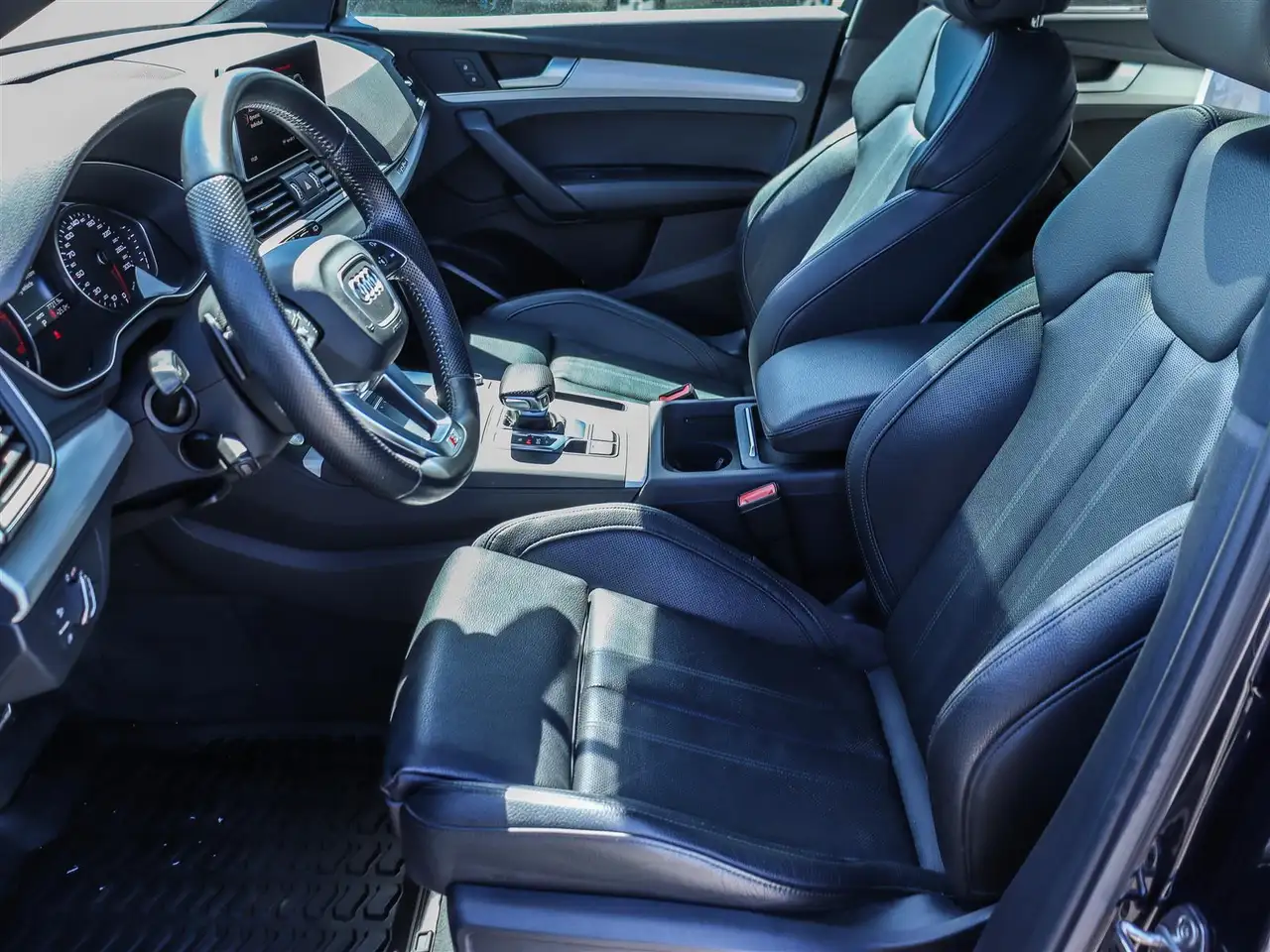 Audi Q5 снимка Audi Q5