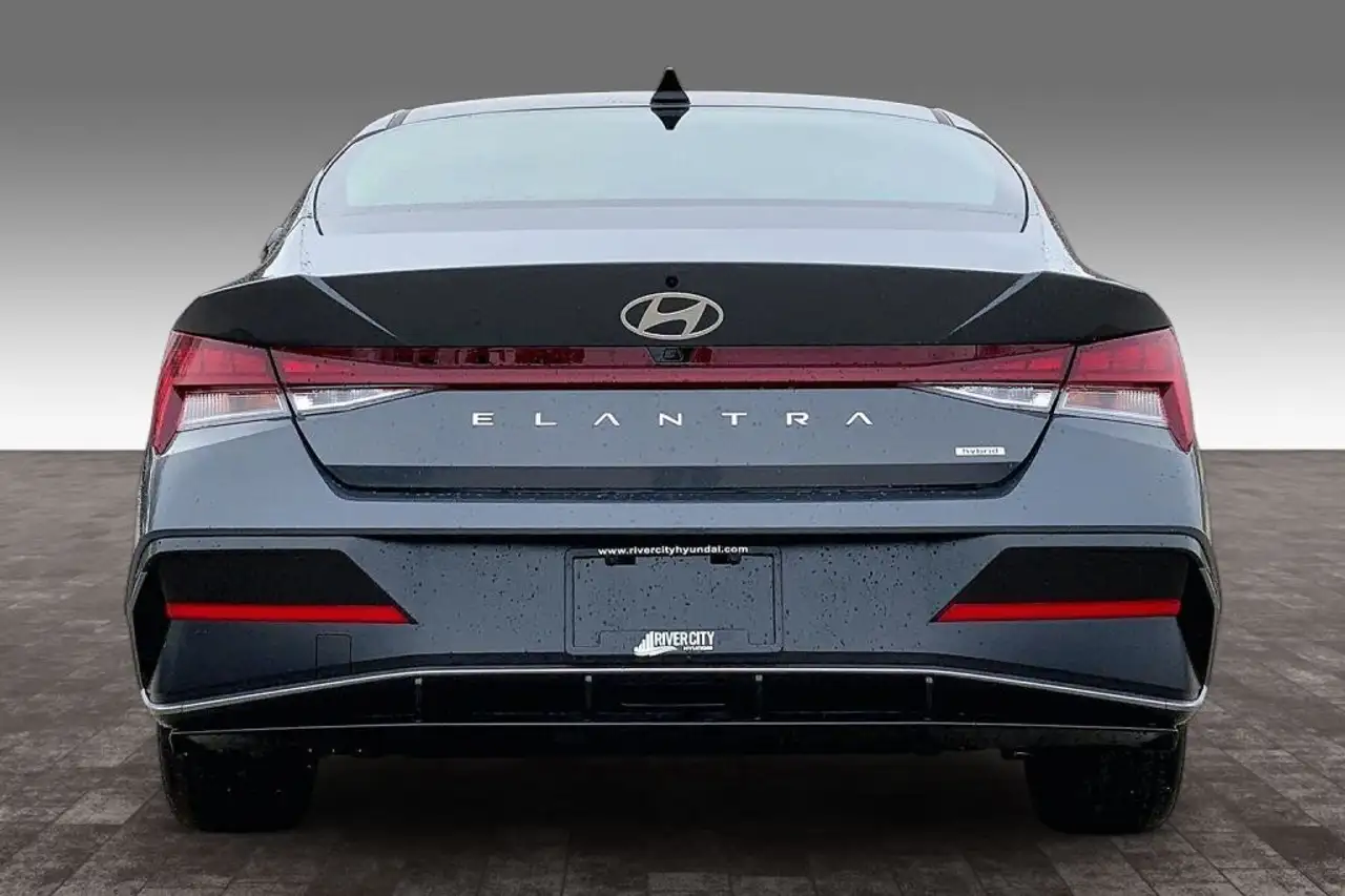 Hyundai ELANTRA снимка Hyundai ELANTRA