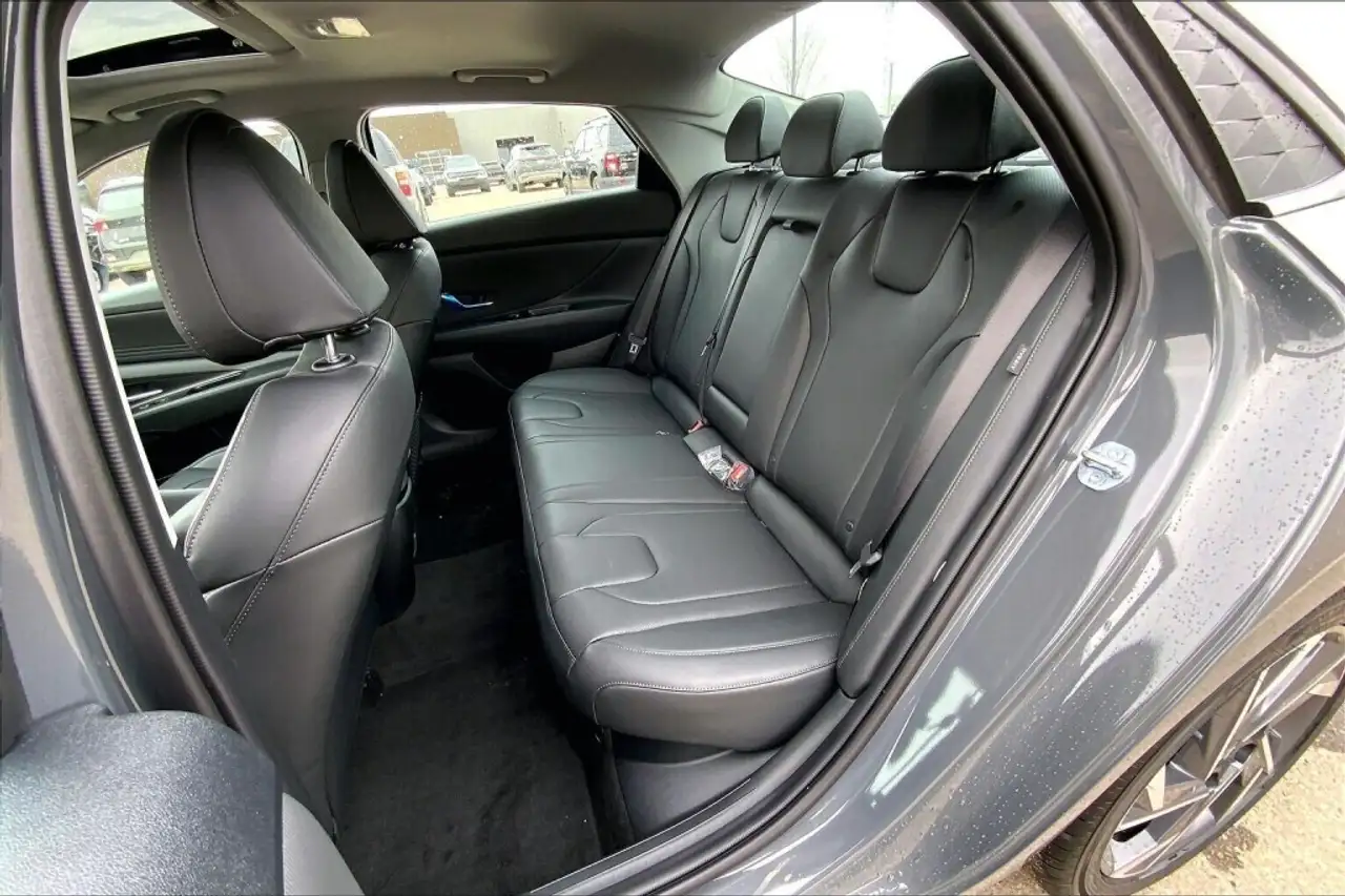 Hyundai ELANTRA снимка Hyundai ELANTRA