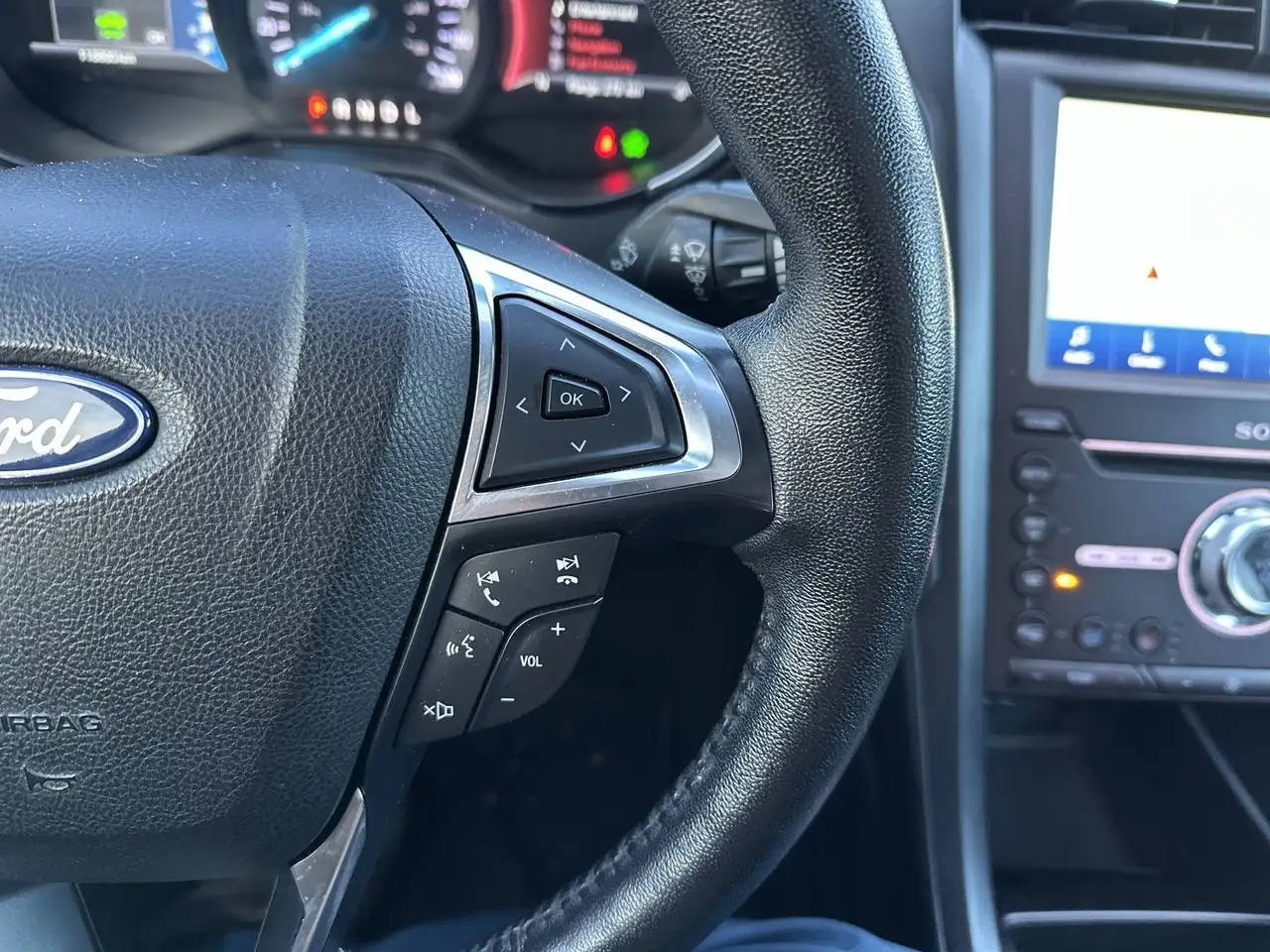 Ford Fusion Hybrid photo Ford Fusion Hybrid