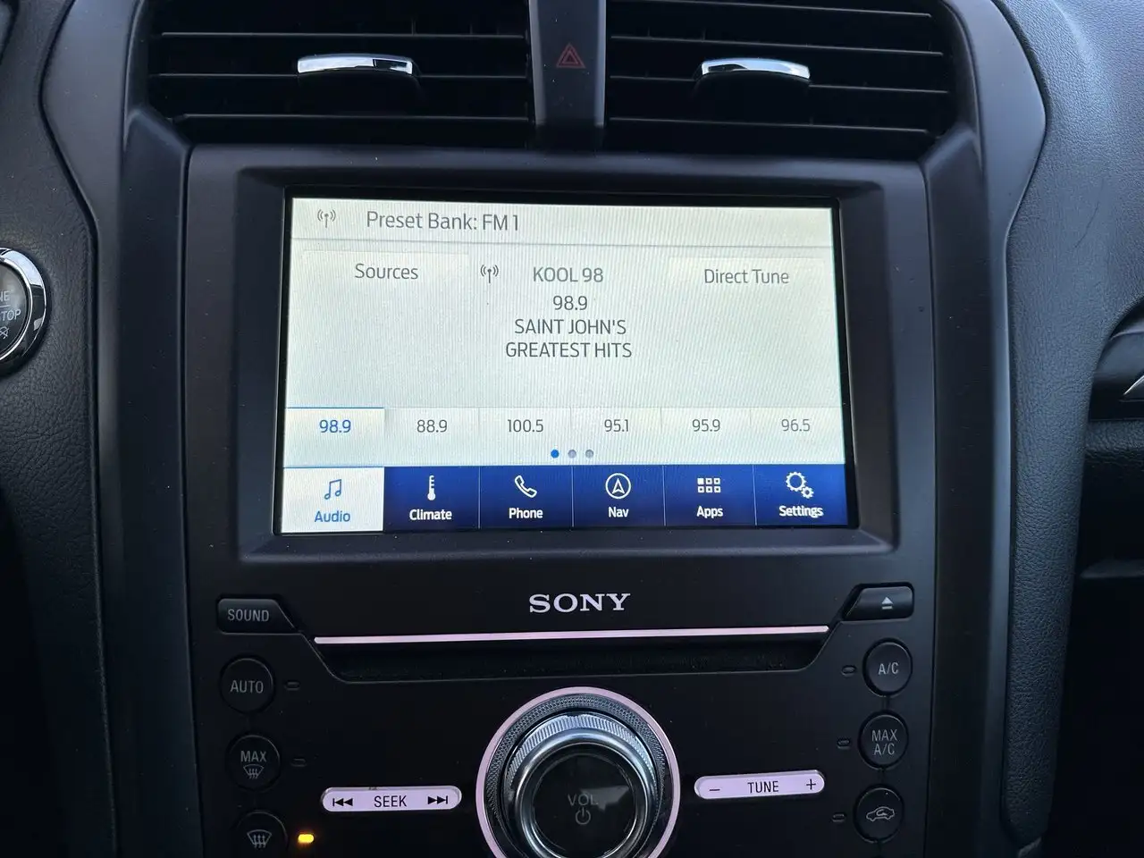 Ford Fusion Hybrid photo Ford Fusion Hybrid
