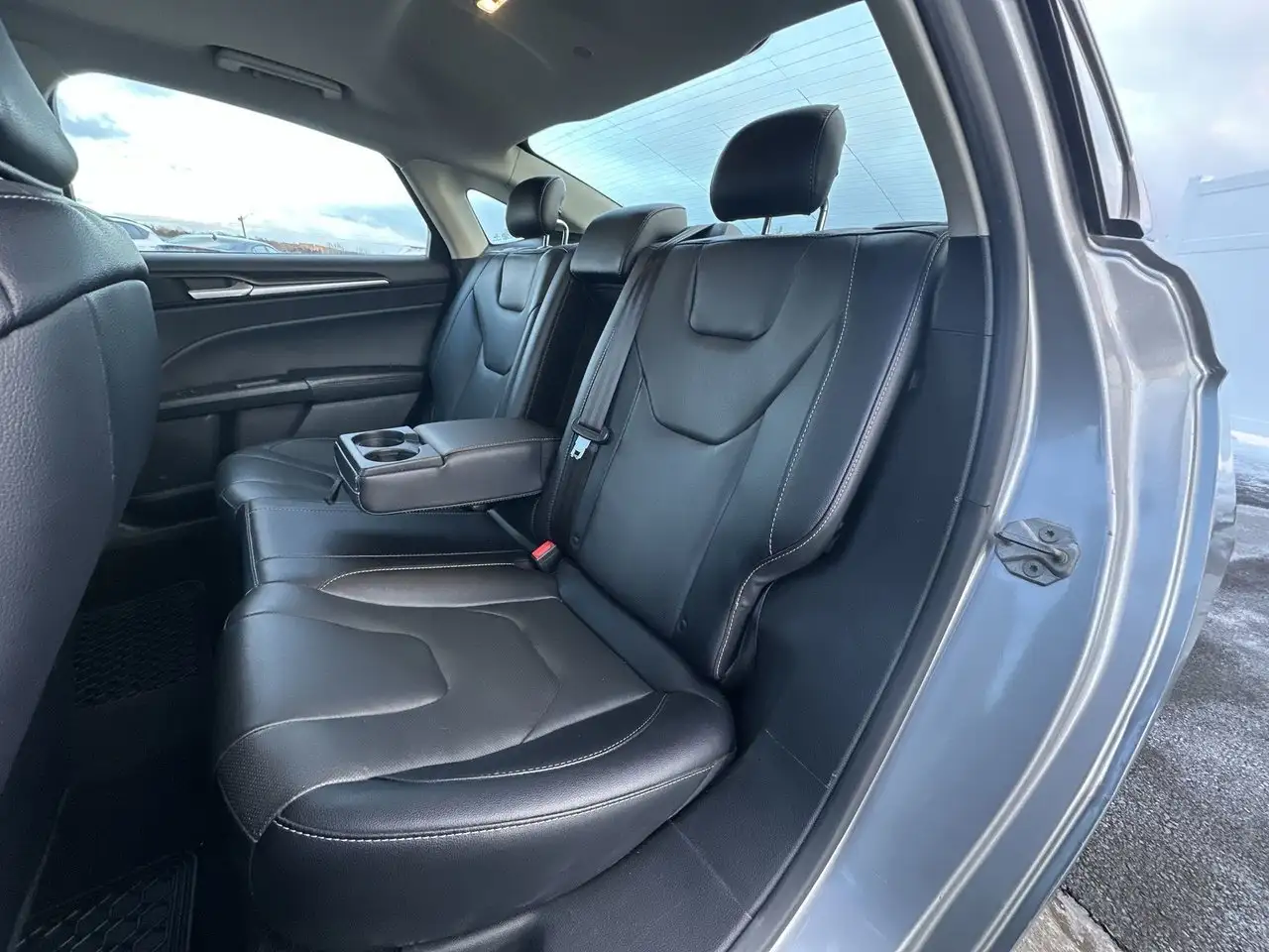 Ford Fusion Hybrid photo Ford Fusion Hybrid