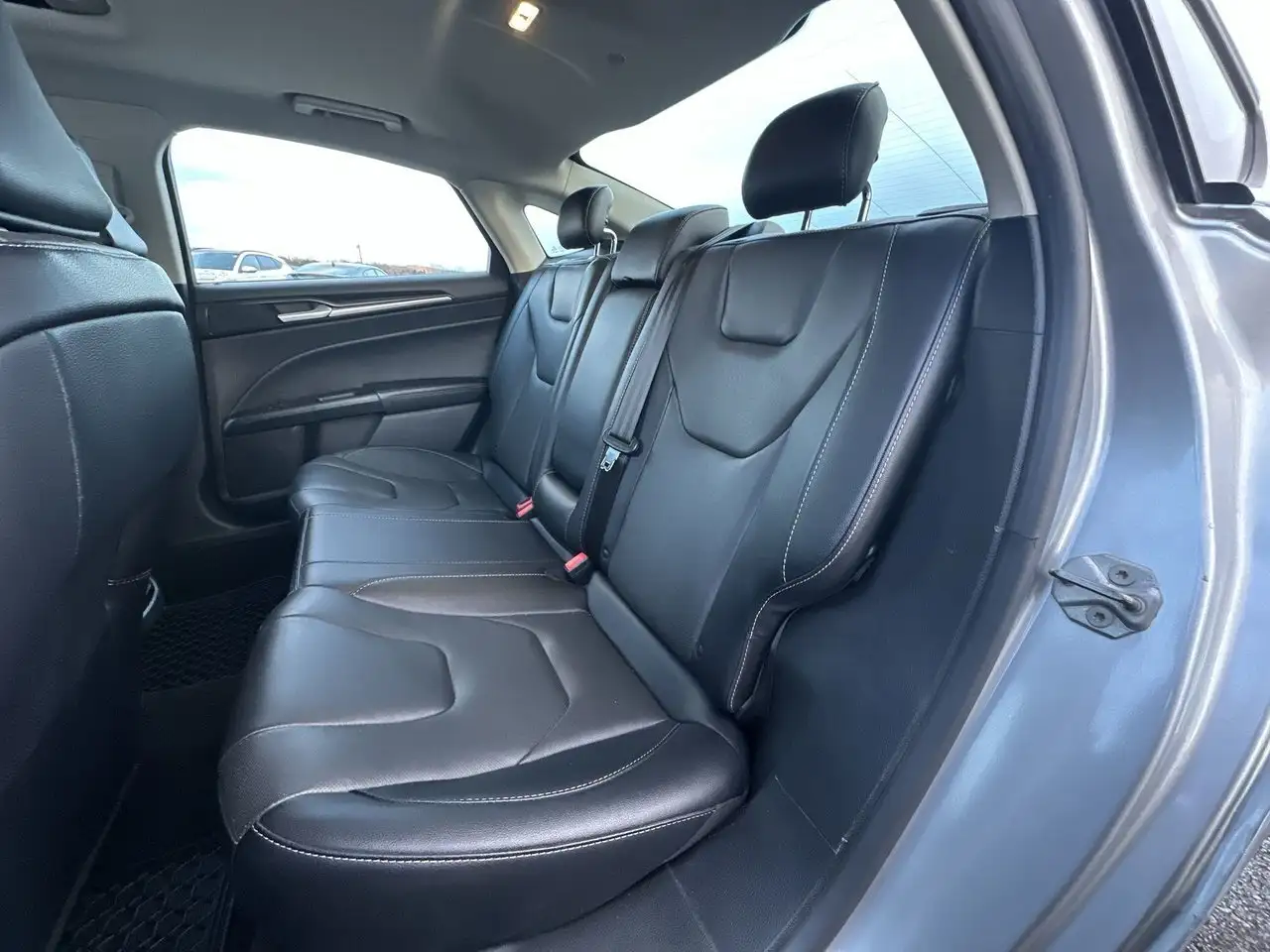 Ford Fusion Hybrid photo Ford Fusion Hybrid