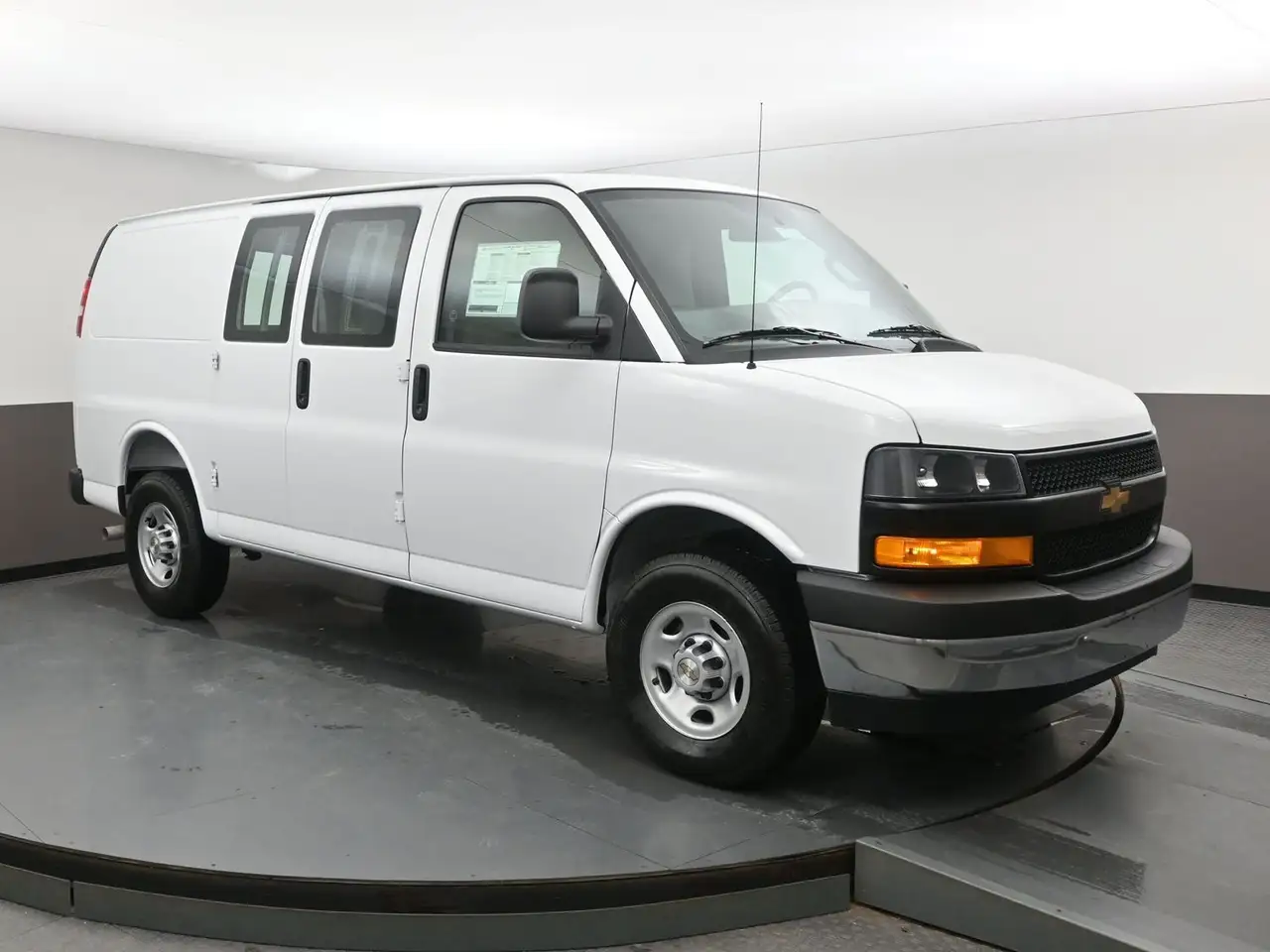 Chevrolet Express 2500 снимка Chevrolet Express 2500