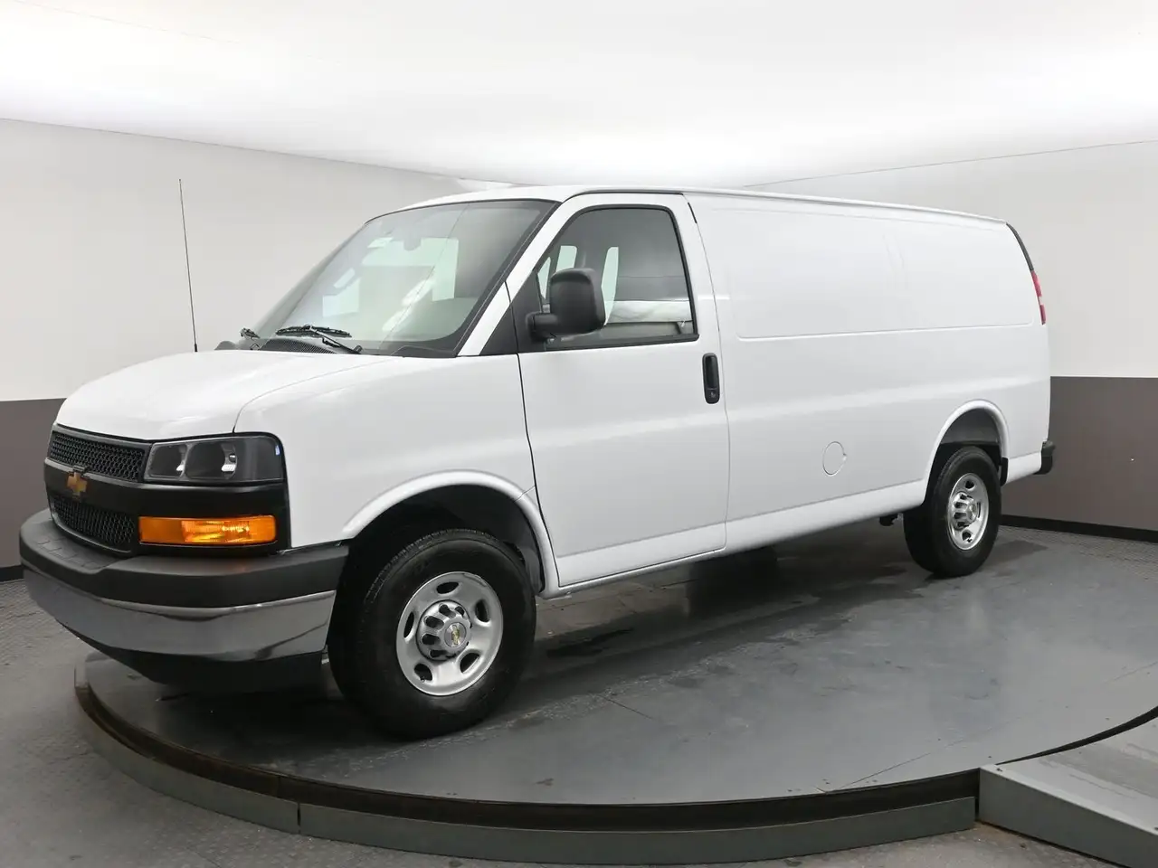 Chevrolet Express 2500 снимка Chevrolet Express 2500