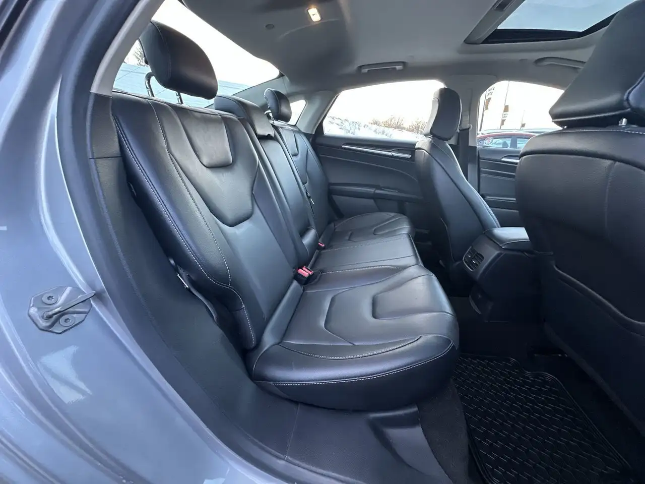 Ford Fusion Hybrid photo Ford Fusion Hybrid