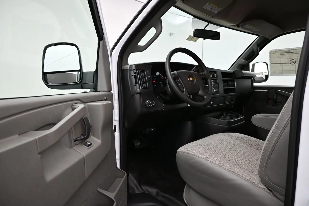 Chevrolet Express 2500 снимка Chevrolet Express 2500