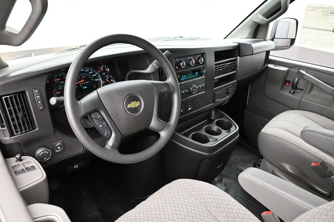 Chevrolet Express 2500 снимка Chevrolet Express 2500