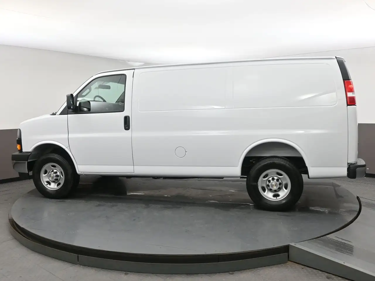 Chevrolet Express 2500 снимка Chevrolet Express 2500