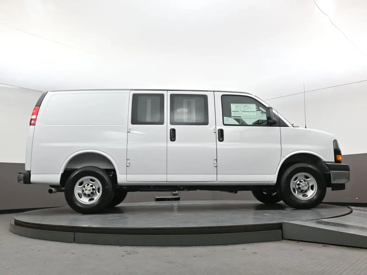 Chevrolet Express 2500 снимка Chevrolet Express 2500