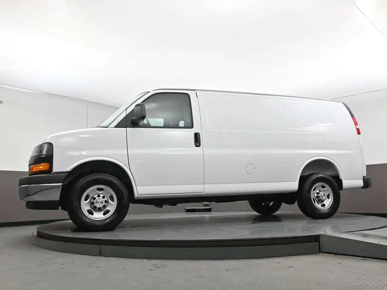 Chevrolet Express 2500 снимка Chevrolet Express 2500