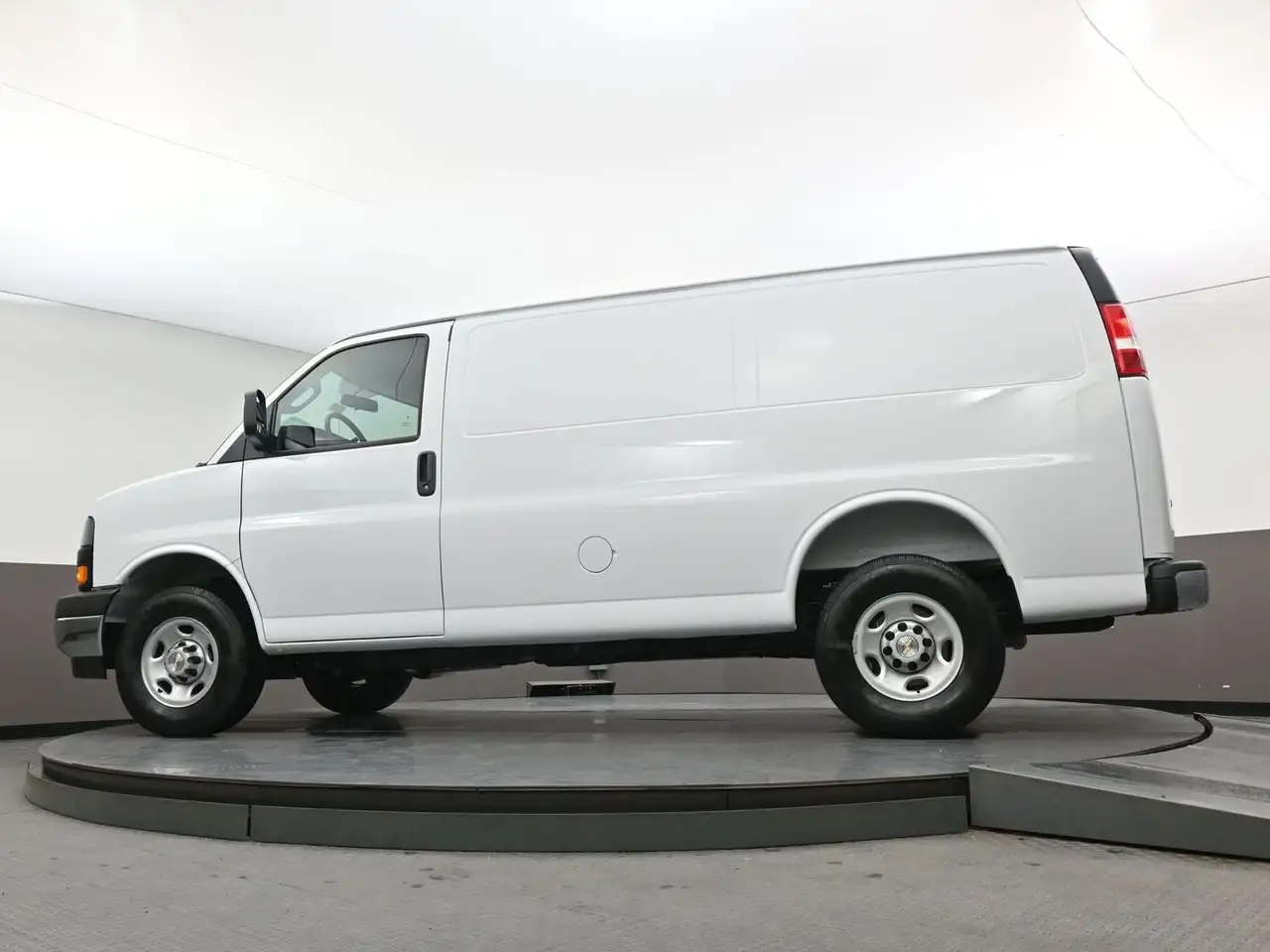 Chevrolet Express 2500 снимка Chevrolet Express 2500