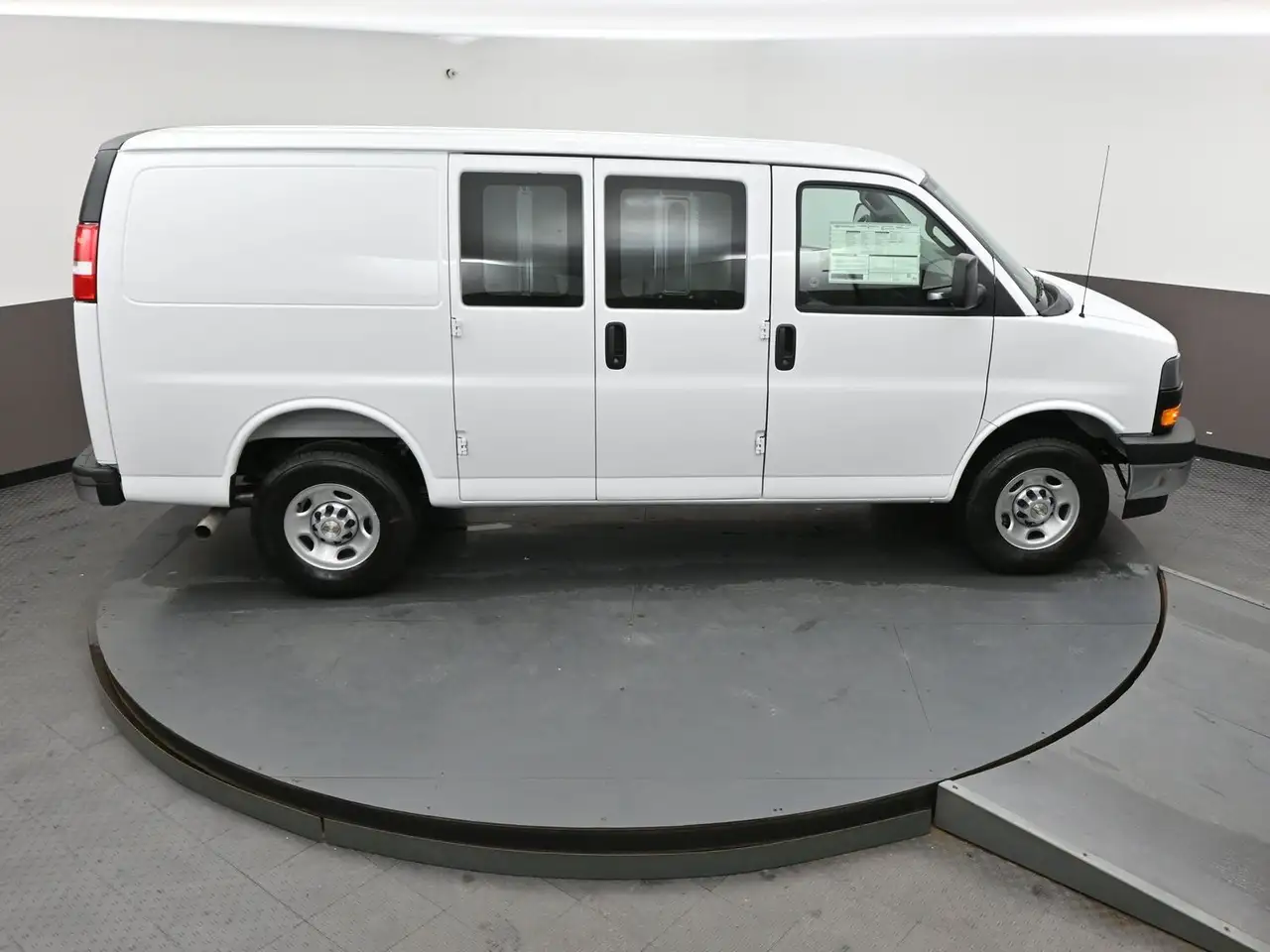 Chevrolet Express 2500 снимка Chevrolet Express 2500