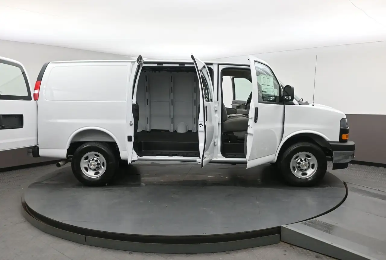 Chevrolet Express 2500 снимка Chevrolet Express 2500