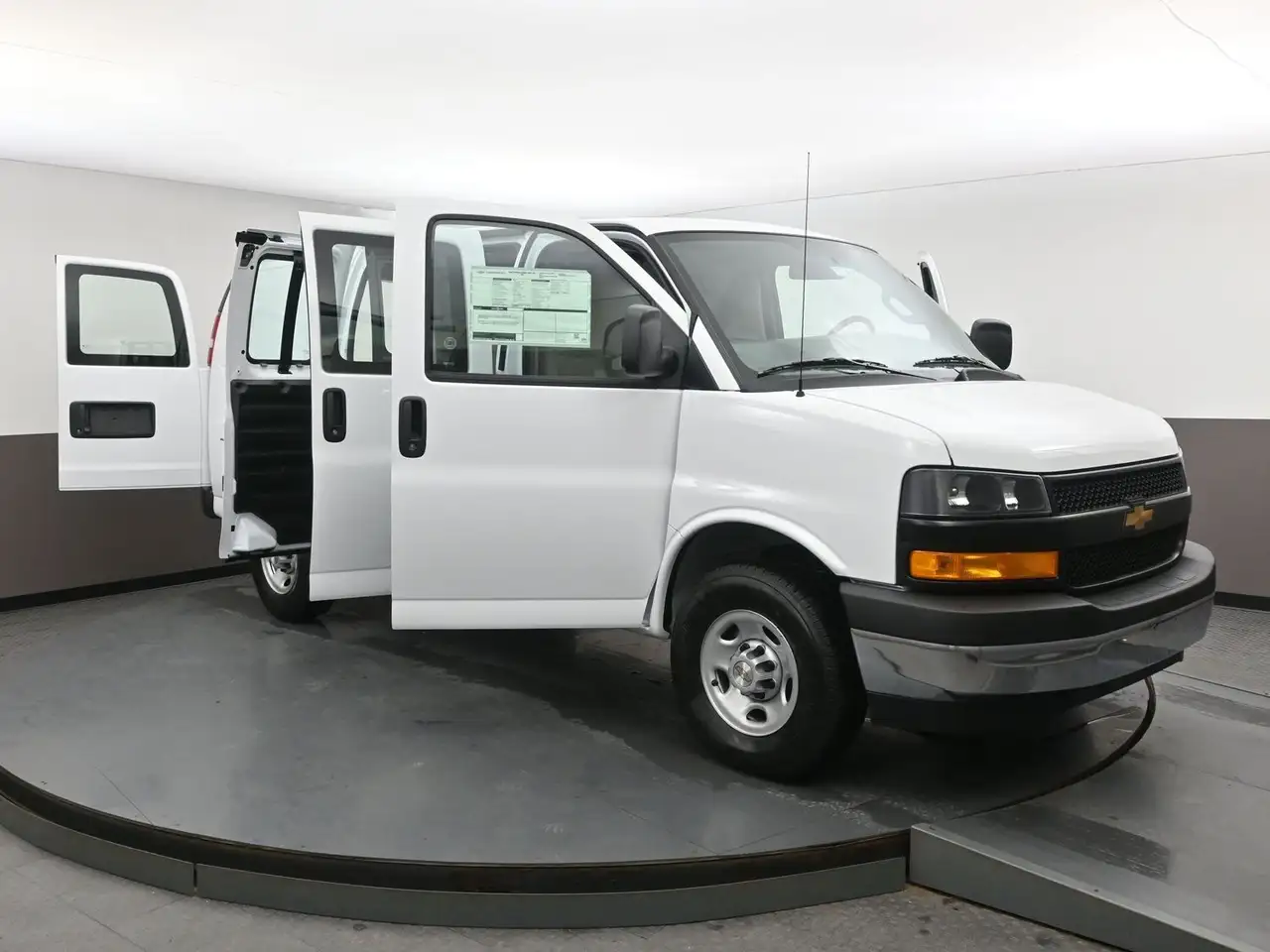 Chevrolet Express 2500 снимка Chevrolet Express 2500