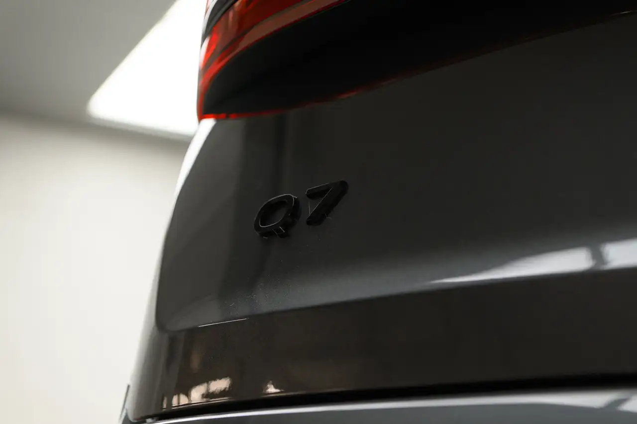 Audi Q7 снимка Audi Q7