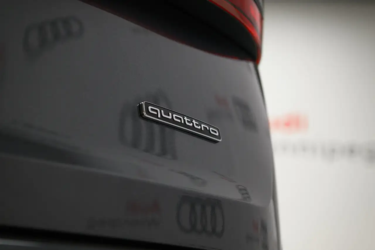Audi Q7 снимка Audi Q7
