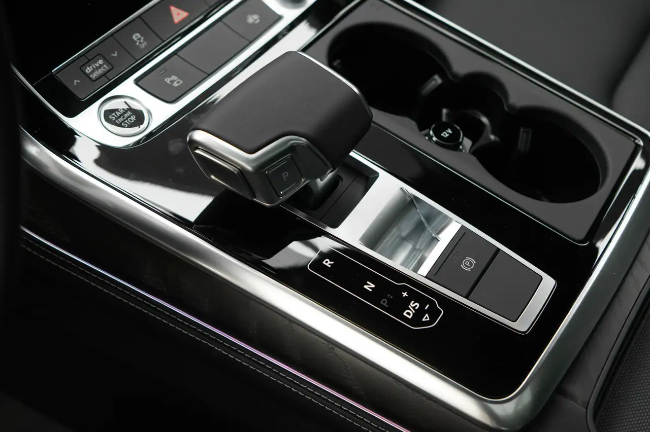 Audi Q7 снимка Audi Q7