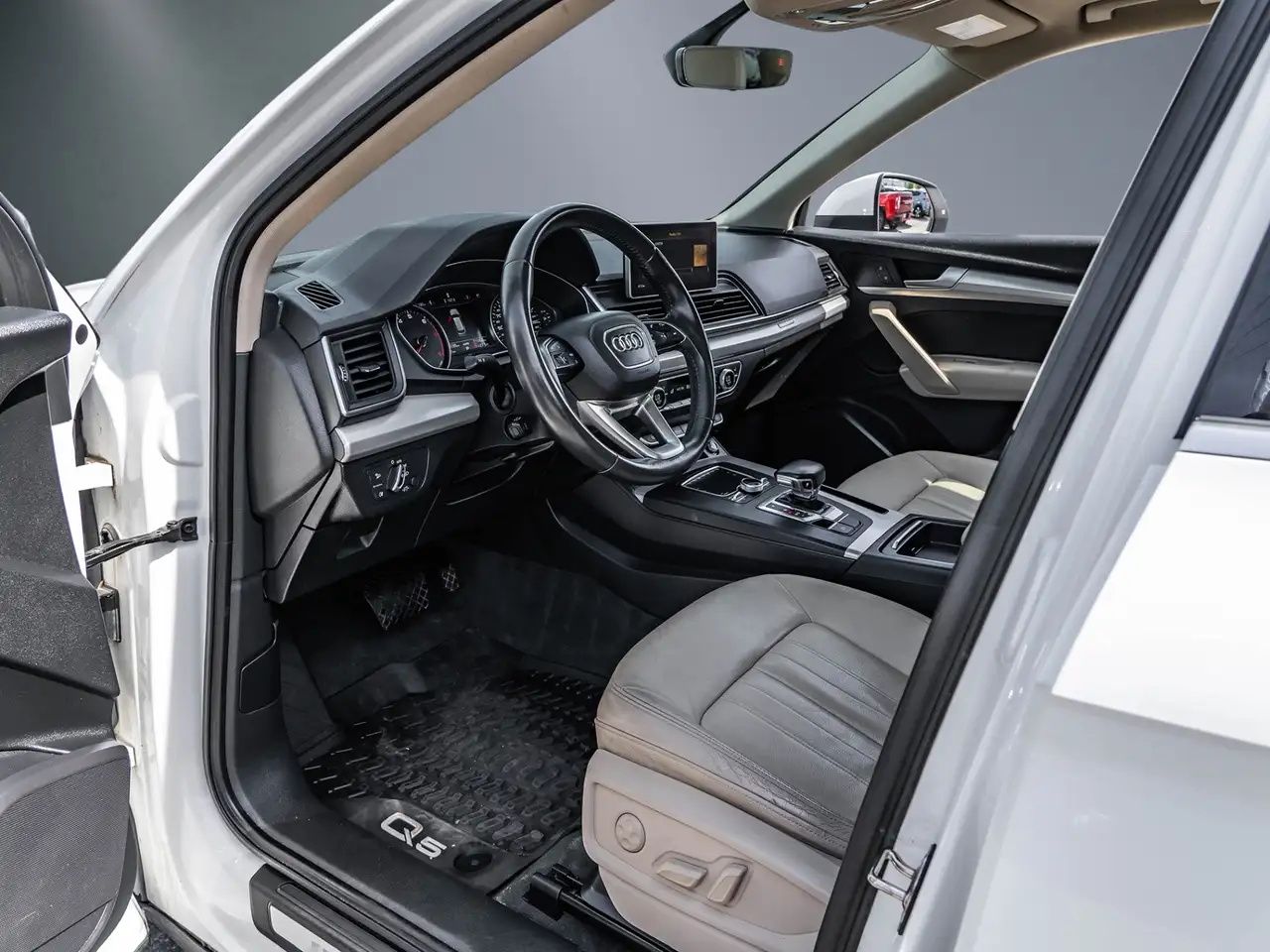 Audi Q5 снимка Audi Q5