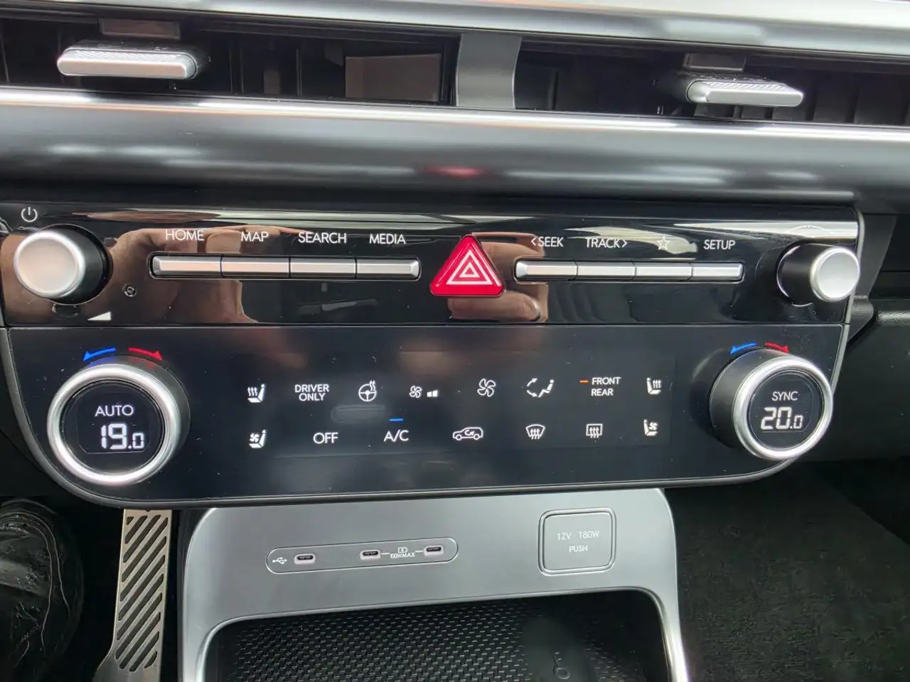 Hyundai IONIQ 9 снимка Hyundai IONIQ 9
