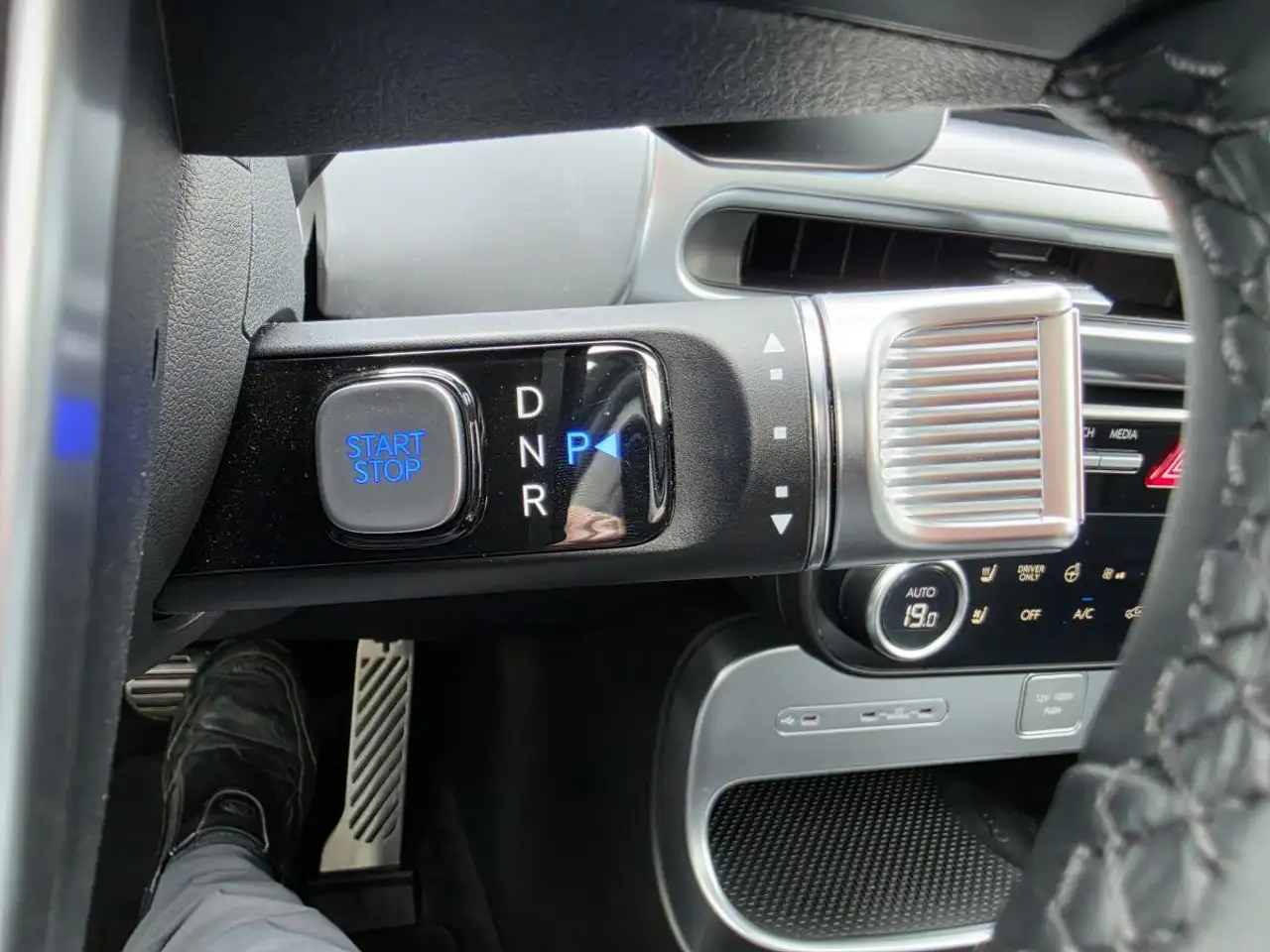 Hyundai IONIQ 9 снимка Hyundai IONIQ 9