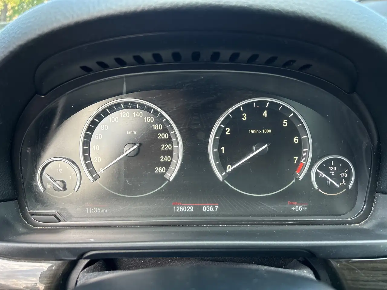 BMW 5 Series снимка BMW 5 Series