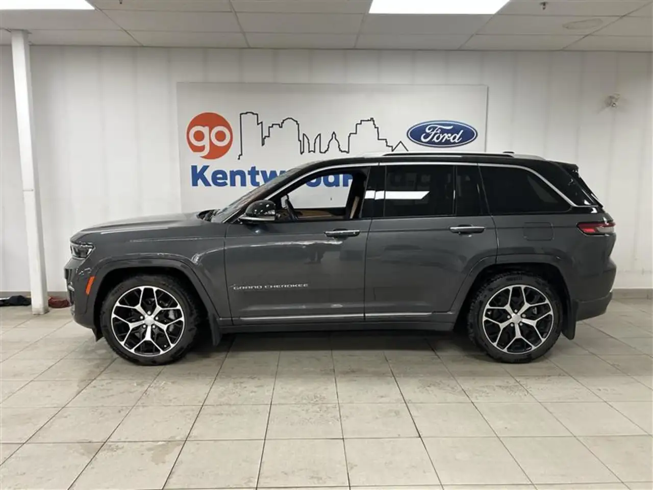 Jeep Grand Cherokee снимка Jeep Grand Cherokee