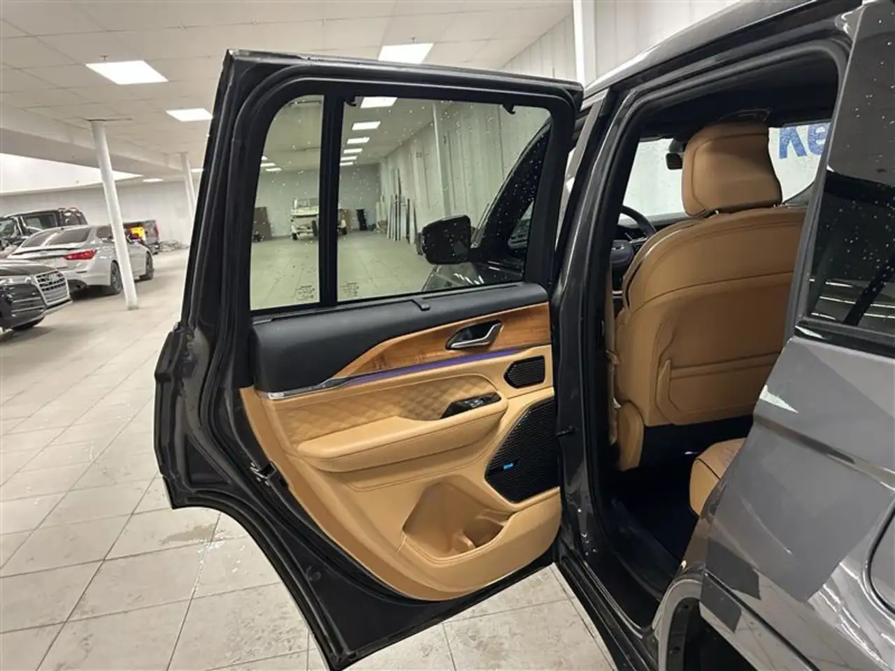 Jeep Grand Cherokee снимка Jeep Grand Cherokee