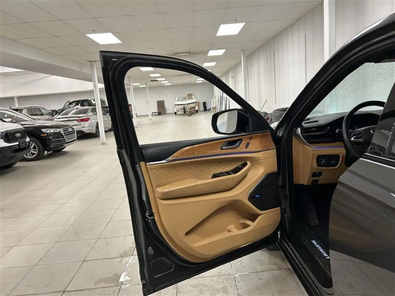 Jeep Grand Cherokee снимка Jeep Grand Cherokee