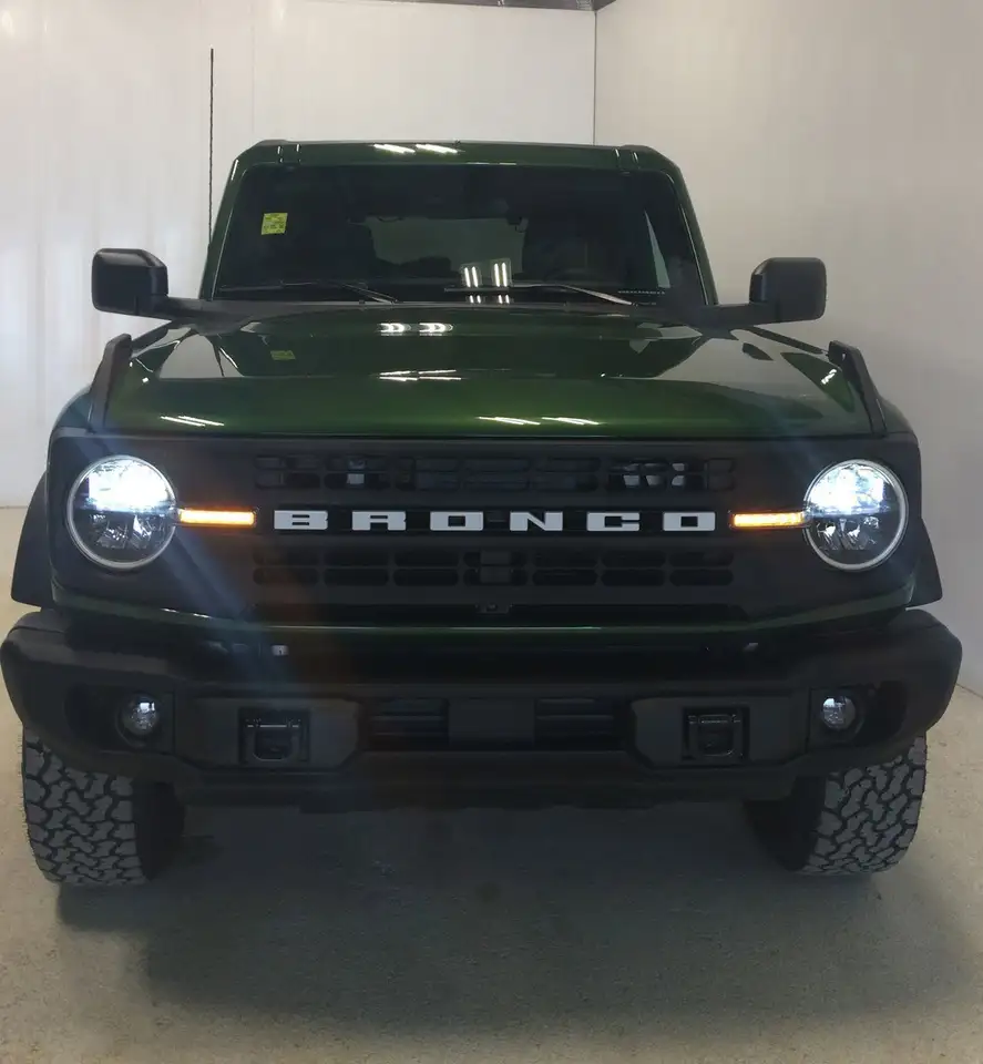 Ford Bronco photo Ford Bronco