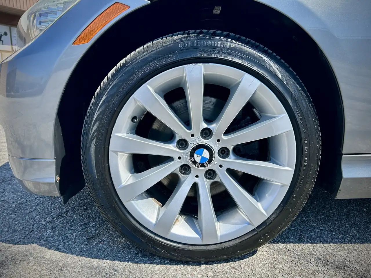 BMW 3 Series снимка BMW 3 Series